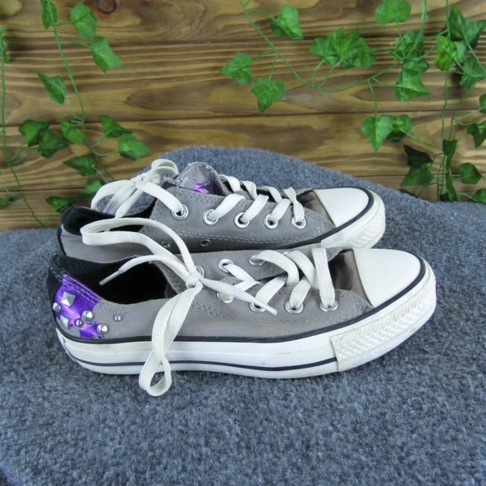 Converse Women's Low Top Sneaker Gray Fabric Sz 5 Medium‎ Gently Used 2025